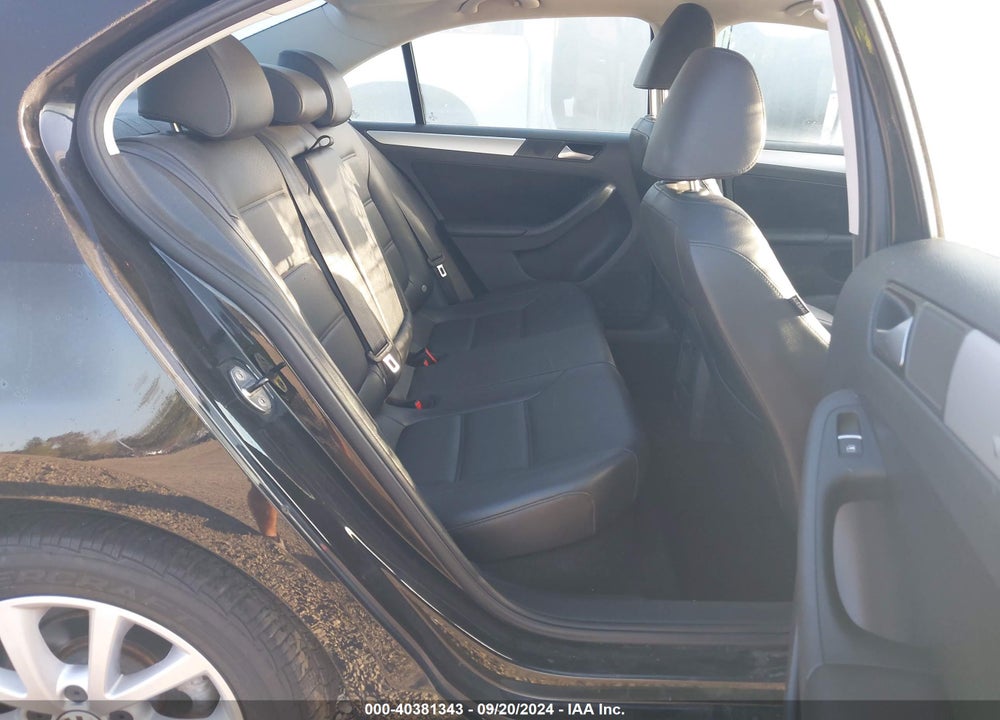 2014 VOLKSWAGEN JETTA 1.8T SE VIN: 3VWD17AJ1EM382782