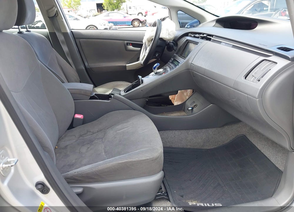2011 TOYOTA PRIUS TWO VIN: JTDKN3DU6B1404538
