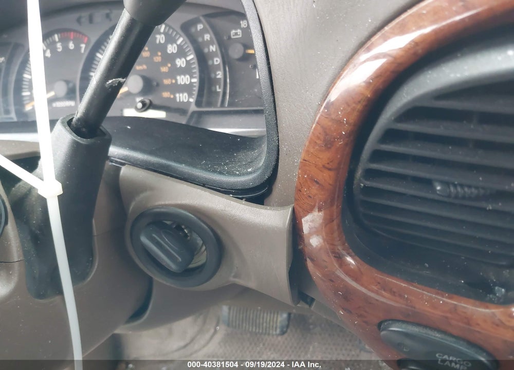 2001 TOYOTA TUNDRA LTD V8 VIN: 5TBRT38191S128886