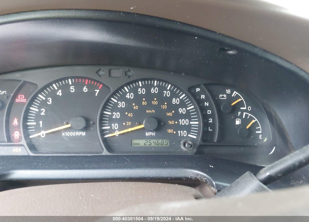 2001 TOYOTA TUNDRA LTD V8 VIN: 5TBRT38191S128886