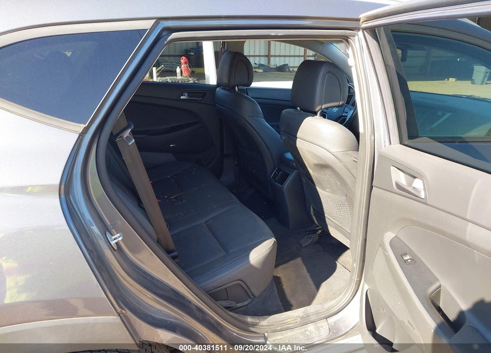 2017 HYUNDAI TUCSON SE PLUS VIN: KM8J33A48HU473921