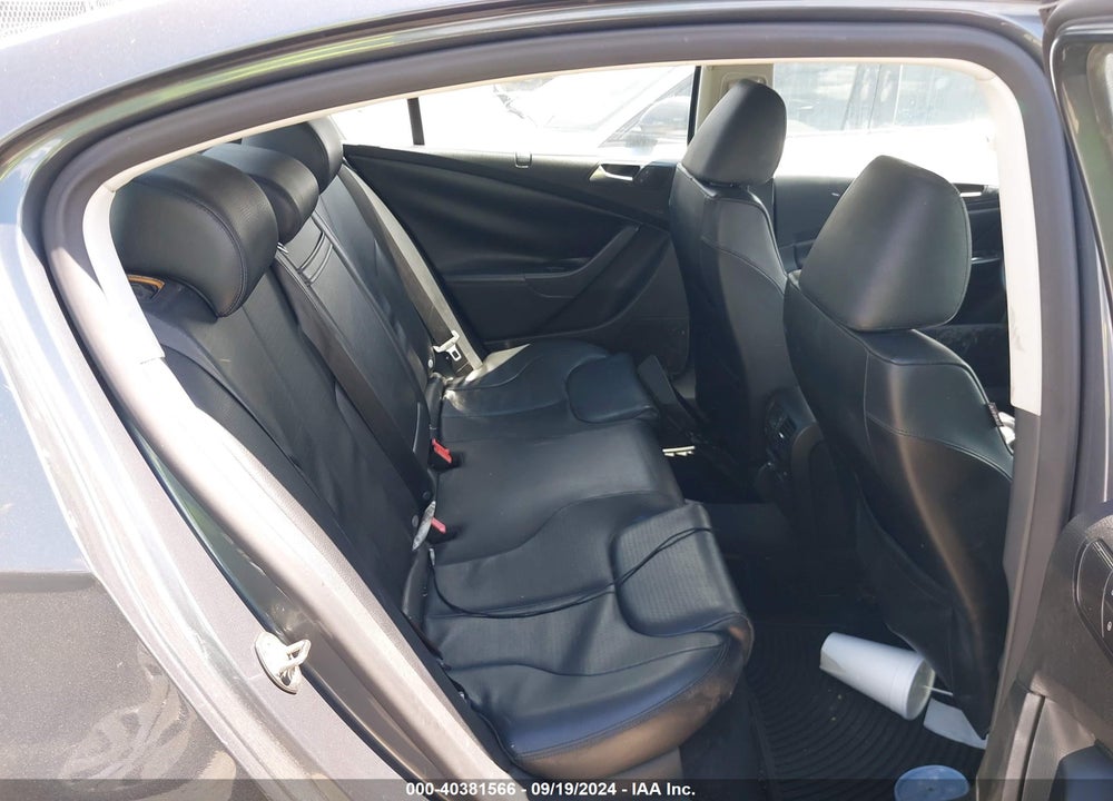 2009 VOLKSWAGEN PASSAT KOMFORT VIN: WVWJK73C39P049680