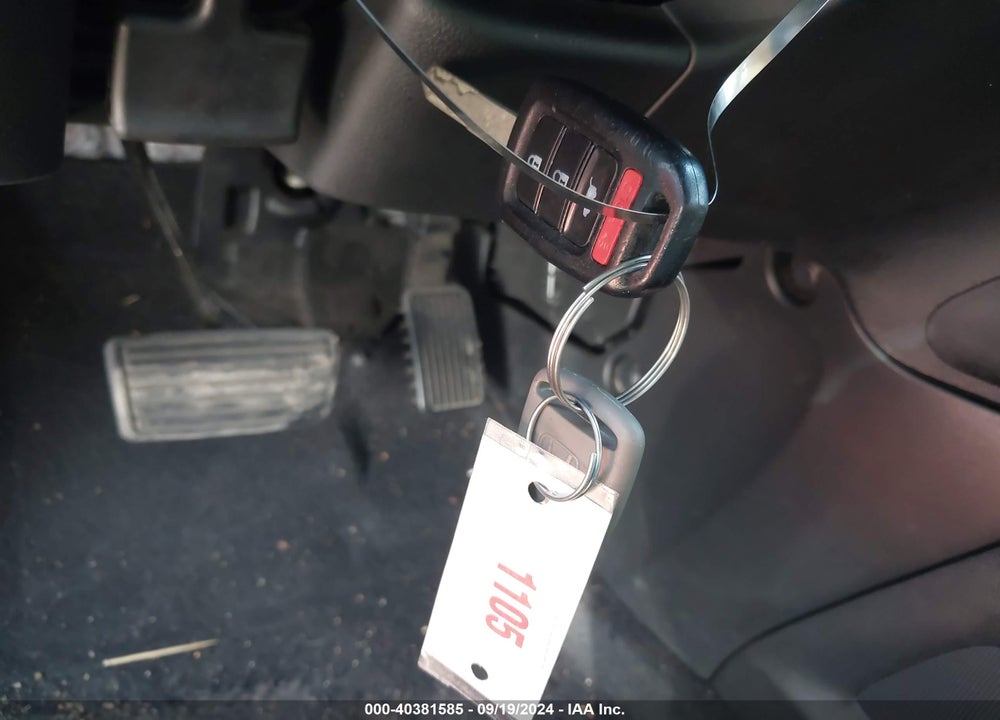 2015 HONDA CR-V LX VIN: 5J6RM4H3XFL023854