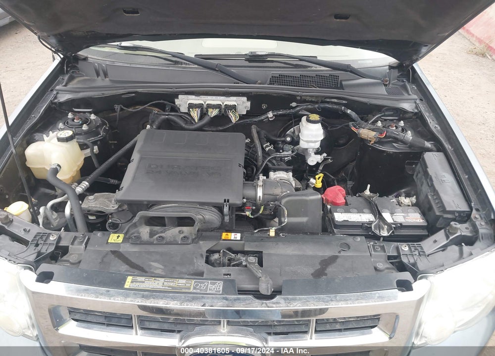 2010 FORD ESCAPE LIMITED VIN: 1FMCU0EG9AKB52352