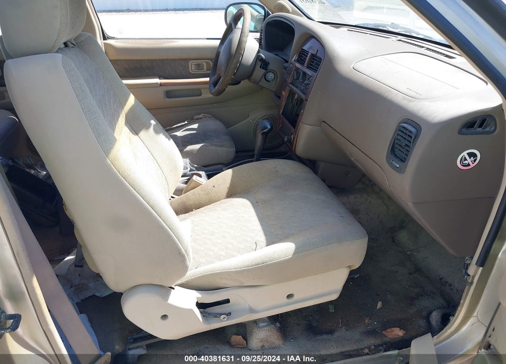 1997 NISSAN PATHFINDER LE/XE VIN: JN8AR05S1VW104400