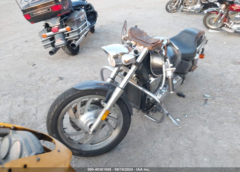 2006 HONDA VTX1300 C VIN: 1HFSC55056A210995