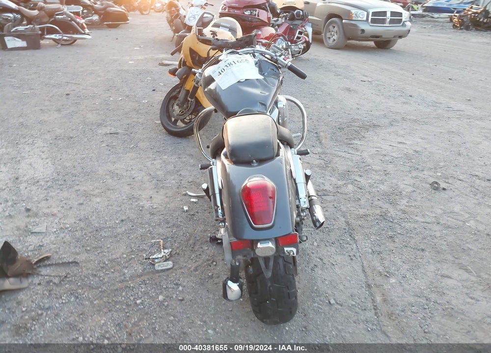 2006 HONDA VTX1300 C VIN: 1HFSC55056A210995