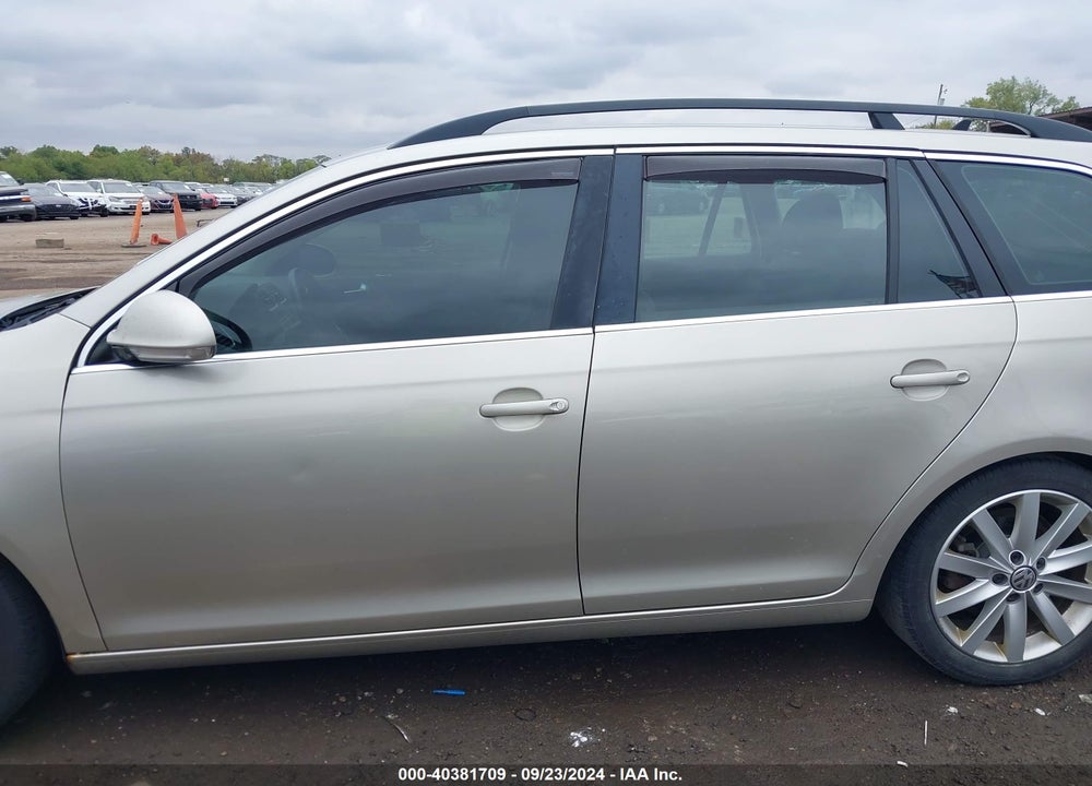 2013 VOLKSWAGEN JETTA SPORTWAGEN 2.0L TDI VIN: 3VWML7AJ1DM646138