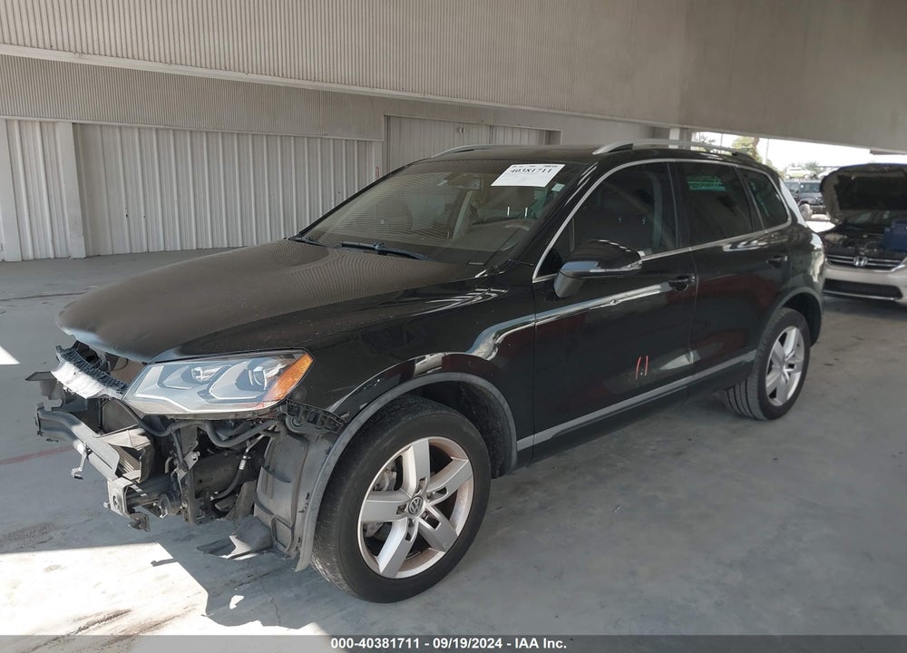 2014 VOLKSWAGEN TOUAREG 3.6L LUX VIN: WVGEF9BP1ED000877