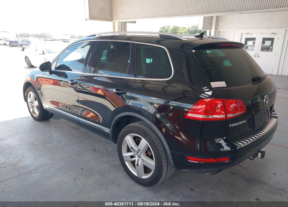 2014 VOLKSWAGEN TOUAREG 3.6L LUX VIN: WVGEF9BP1ED000877