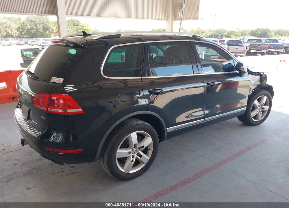 2014 VOLKSWAGEN TOUAREG 3.6L LUX VIN: WVGEF9BP1ED000877