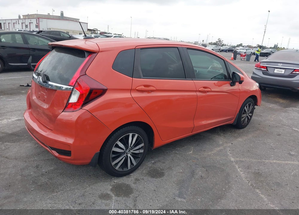 2018 HONDA FIT EX VIN: 3HGGK5H83JM702958