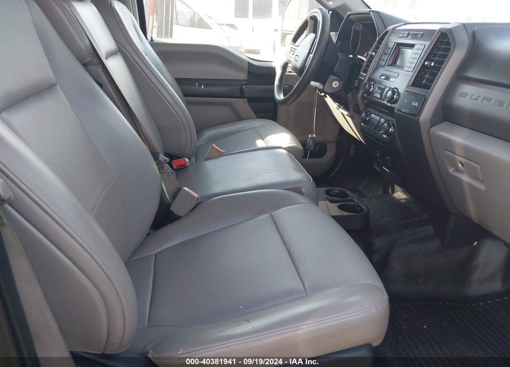 2017 FORD F-350 XL VIN: 1FT8W3DT8HEF45790