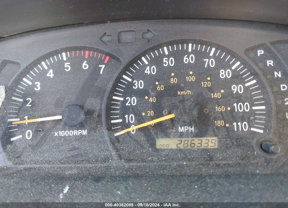 2001 TOYOTA TUNDRA LTD V8 VIN: 5TBBT48141S154948