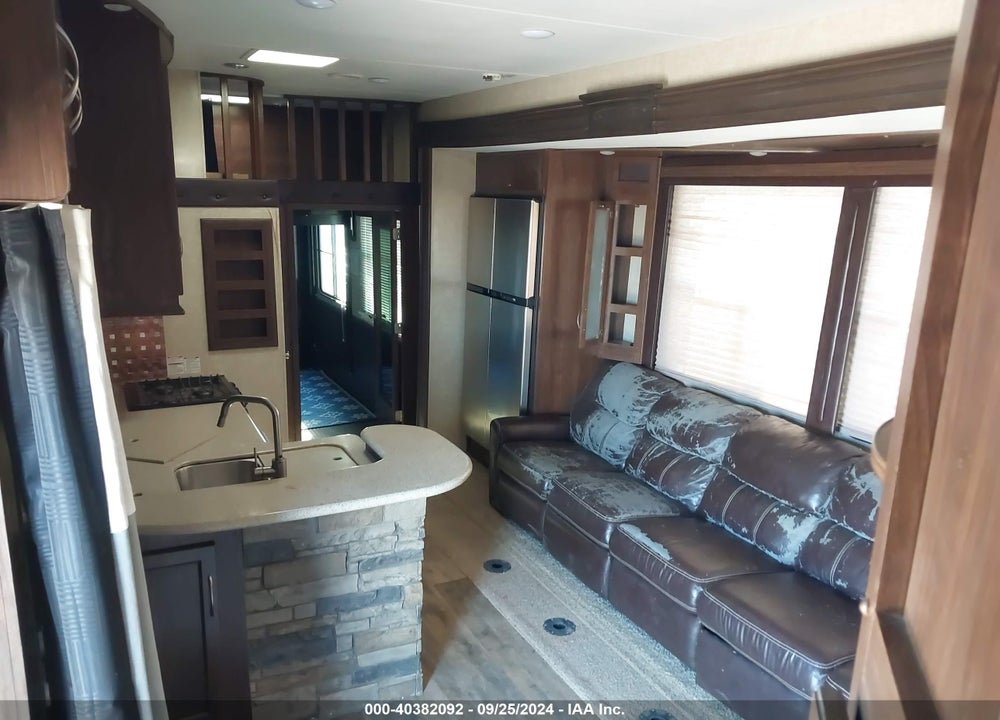 2016 HEARTLAND CYCLONE 4200 VIN: 5SFCG4435GE302799