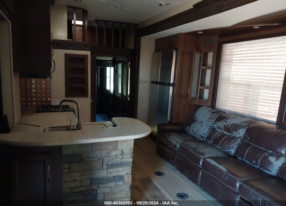 2016 HEARTLAND CYCLONE 4200 VIN: 5SFCG4435GE302799