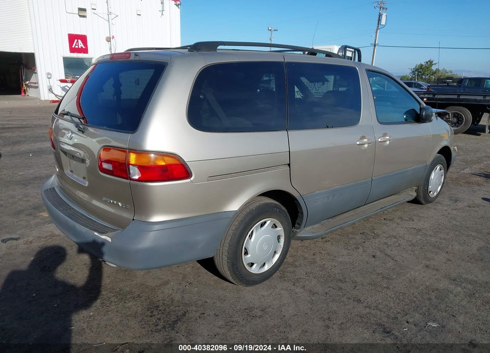 2000 TOYOTA SIENNA LE VIN: 4T3ZF13C3YU233816