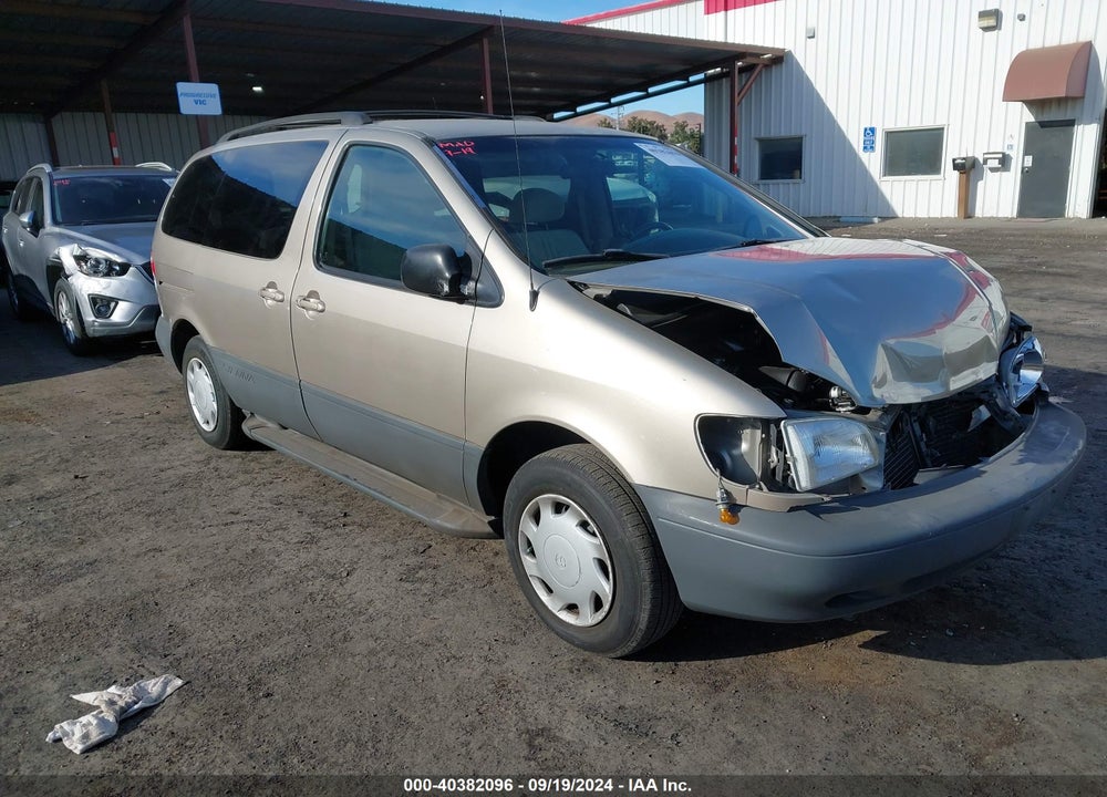 2000 TOYOTA SIENNA LE VIN: 4T3ZF13C3YU233816