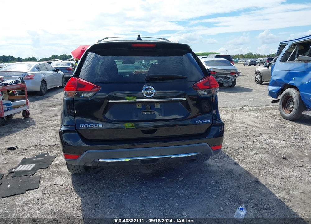 2017 NISSAN ROGUE SV VIN: KNMAT2MV0HP611890