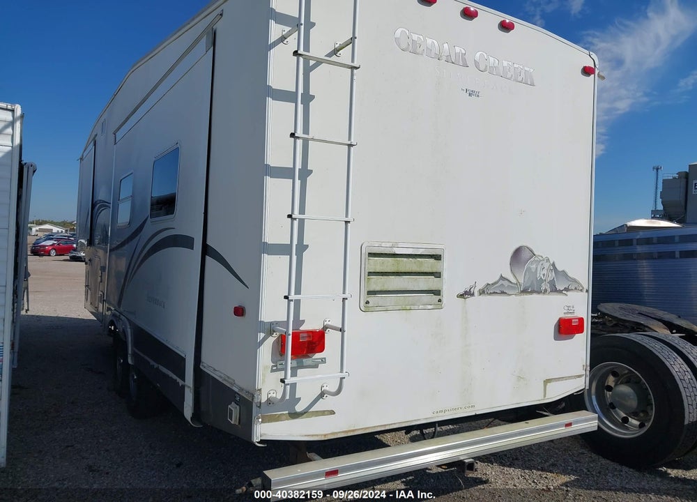 2004 FOREST RIVER CEDAR CREEK SILVERBACK 5TH WHL TRAVEL TRAILER VIN: 4X4FCRE224P189788