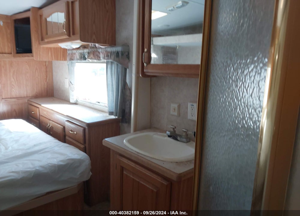 2004 FOREST RIVER CEDAR CREEK SILVERBACK 5TH WHL TRAVEL TRAILER VIN: 4X4FCRE224P189788