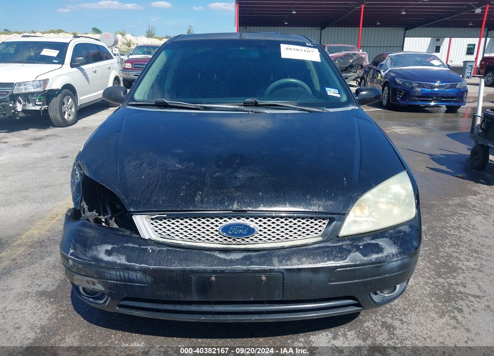 2005 FORD FOCUS ZX4 VIN: 1FAFP38ZX5W300505
