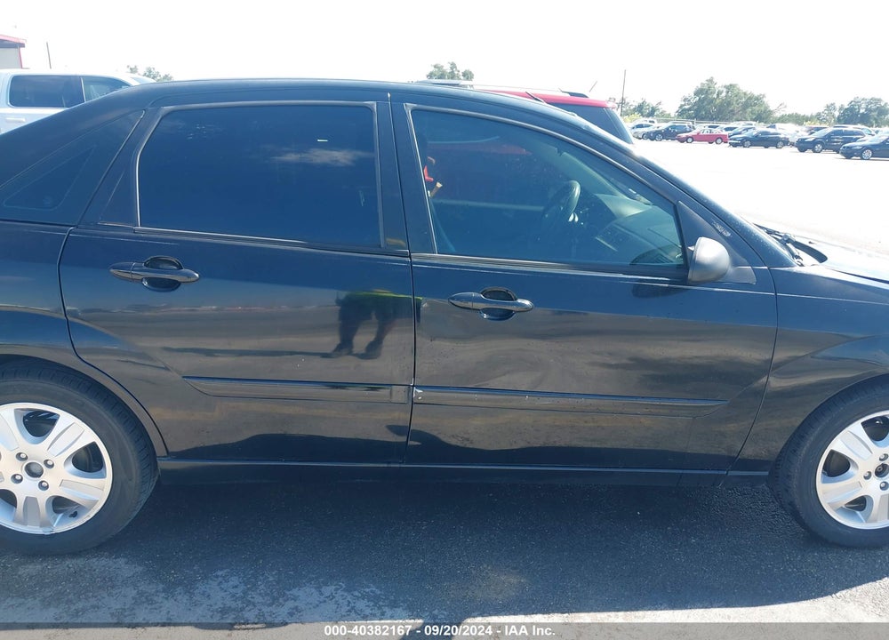 2005 FORD FOCUS ZX4 VIN: 1FAFP38ZX5W300505