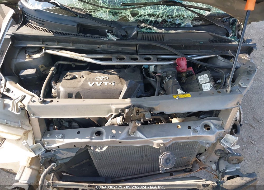 2005 SCION XB VIN: JTLKT324250219877