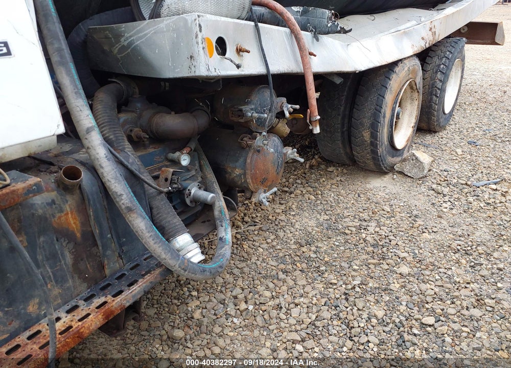 1999 STERLING TRUCK LT 9513 VIN: 2FZXKEDB8XAA51882