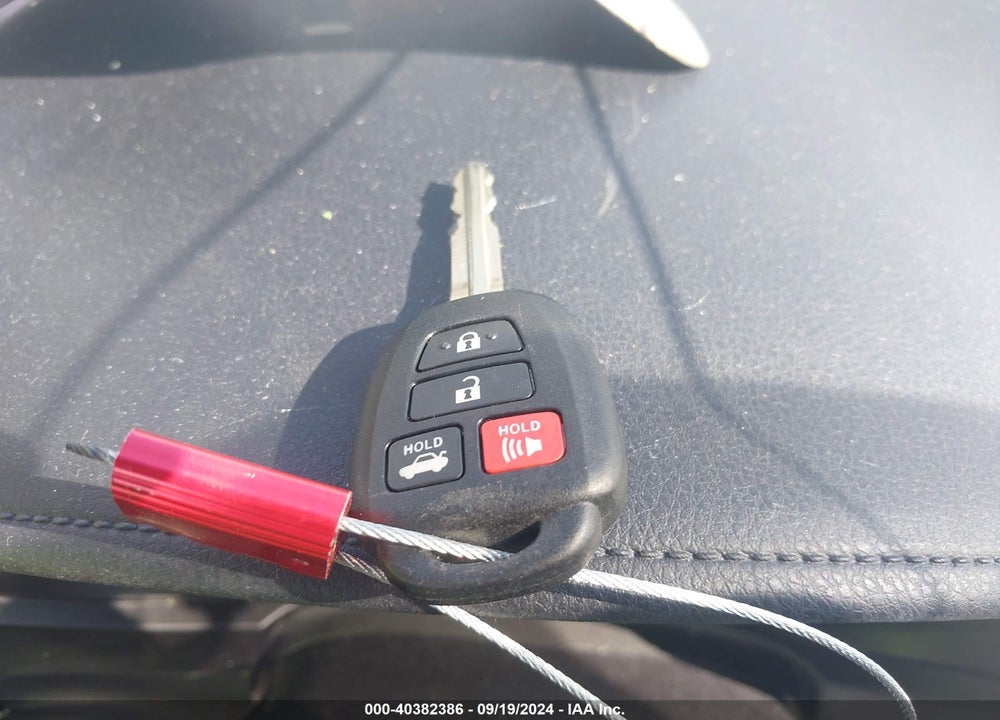 2016 TOYOTA COROLLA LE VIN: 5YFBURHE5GP556399
