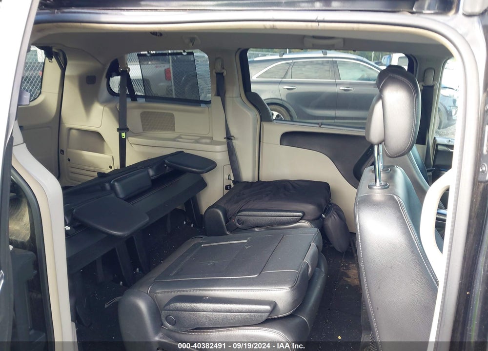 2011 CHRYSLER TOWN & COUNTRY TOURING-L VIN: 2A4RR8DG6BR712096