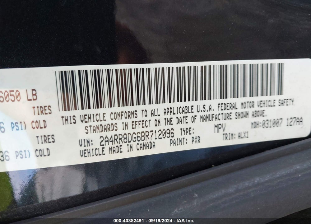 2011 CHRYSLER TOWN & COUNTRY TOURING-L VIN: 2A4RR8DG6BR712096