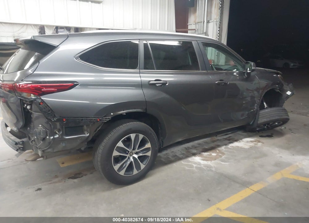 2023 TOYOTA HIGHLANDER XLE VIN: 5TDKDRAH0PS512502
