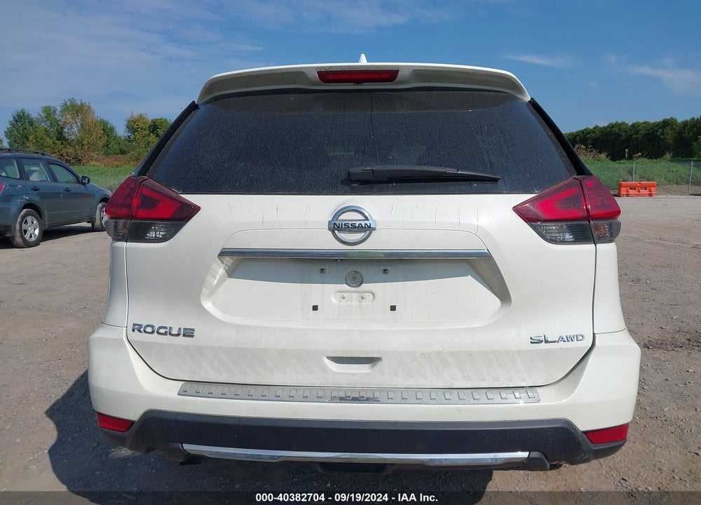 2018 NISSAN ROGUE SL VIN: 5N1AT2MV4JC850240