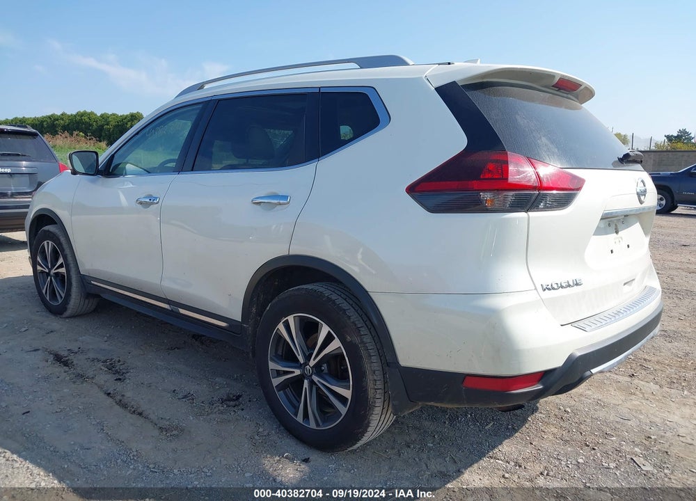 2018 NISSAN ROGUE SL VIN: 5N1AT2MV4JC850240