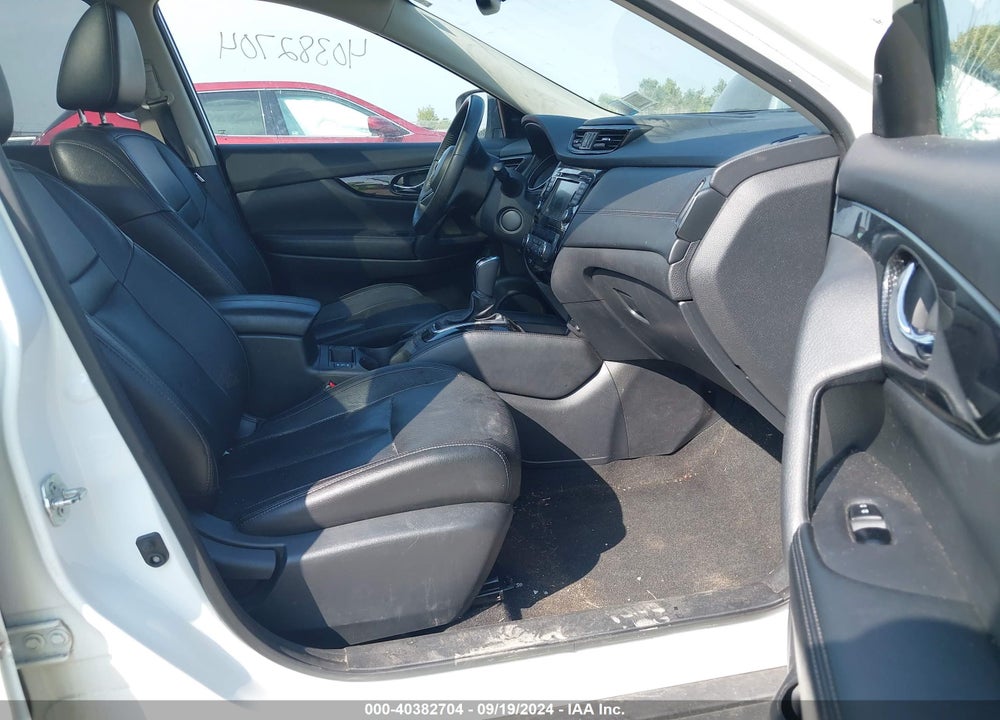 2018 NISSAN ROGUE SL VIN: 5N1AT2MV4JC850240