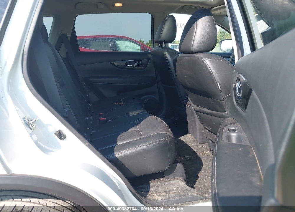2018 NISSAN ROGUE SL VIN: 5N1AT2MV4JC850240