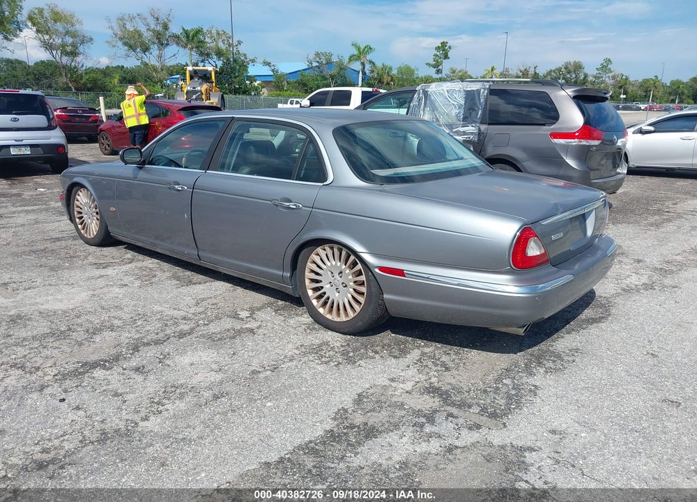 2007 JAGUAR XJ VANDEN PLAS VIN: SAJWA82B87SH18418