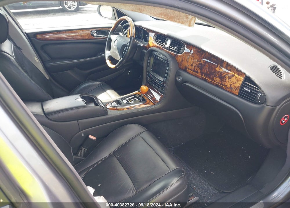 2007 JAGUAR XJ VANDEN PLAS VIN: SAJWA82B87SH18418