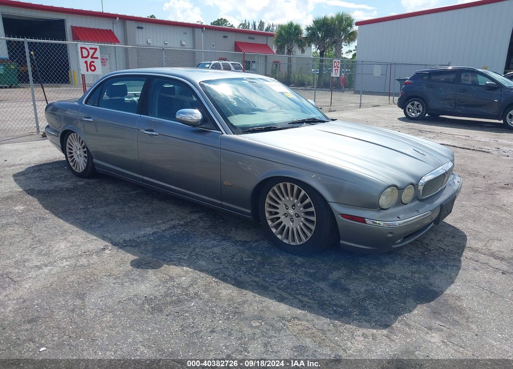 2007 JAGUAR XJ VANDEN PLAS VIN: SAJWA82B87SH18418
