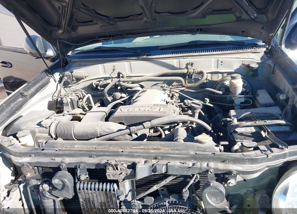 2004 TOYOTA SEQUOIA LIMITED V8 VIN: 5TDBT48A44S226226