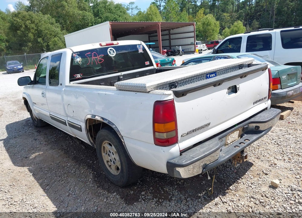2000 CHEVROLET SILVERADO 1500 LS VIN: 2GCEC19V9Y1240987
