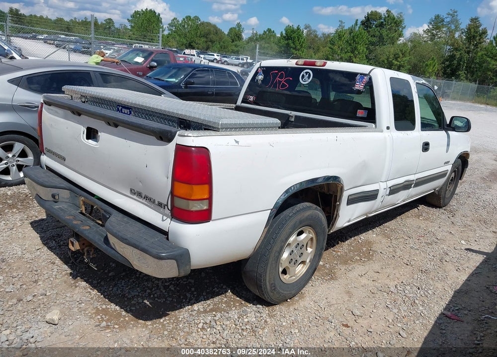 2000 CHEVROLET SILVERADO 1500 LS VIN: 2GCEC19V9Y1240987