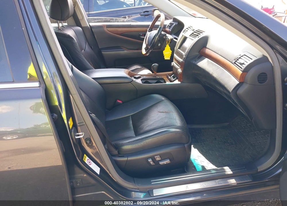 2011 LEXUS LS 460 VIN: JTHCL5EF4B5011828