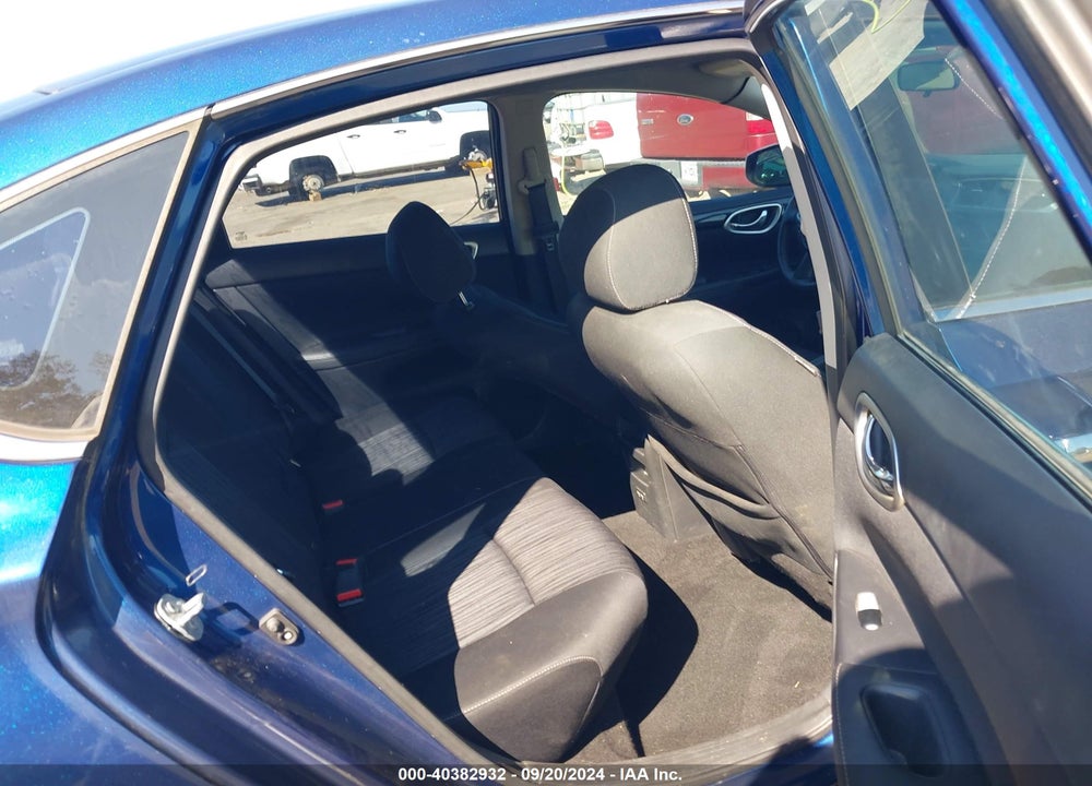 2018 NISSAN SENTRA SV VIN: 3N1AB7APXJL660217