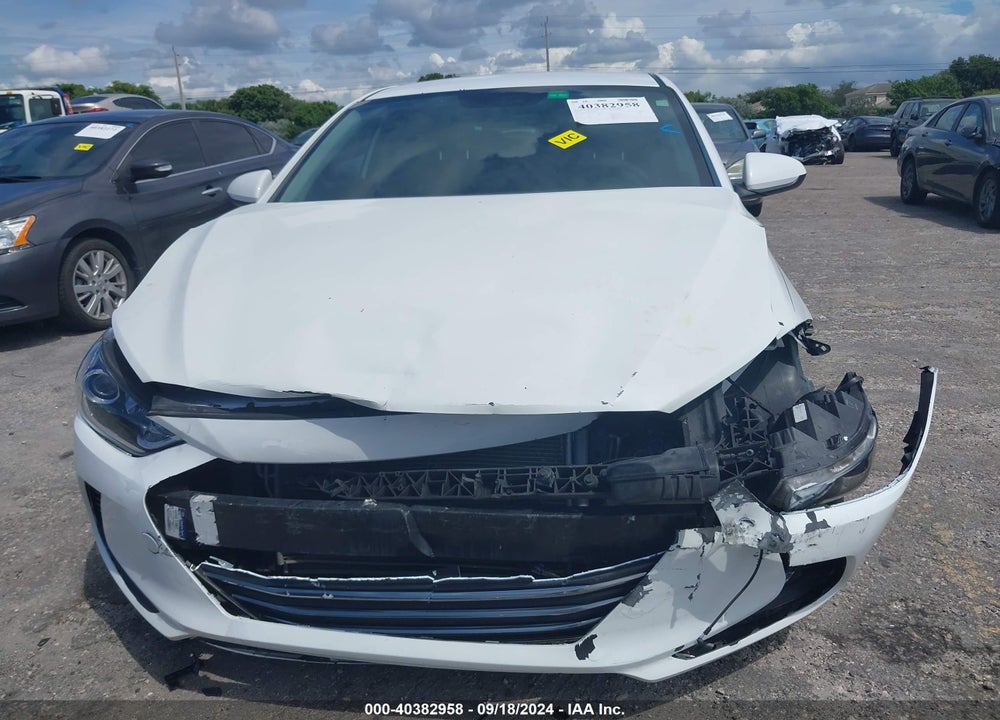 2018 HYUNDAI ELANTRA SEL VIN: 5NPD84LF0JH237786