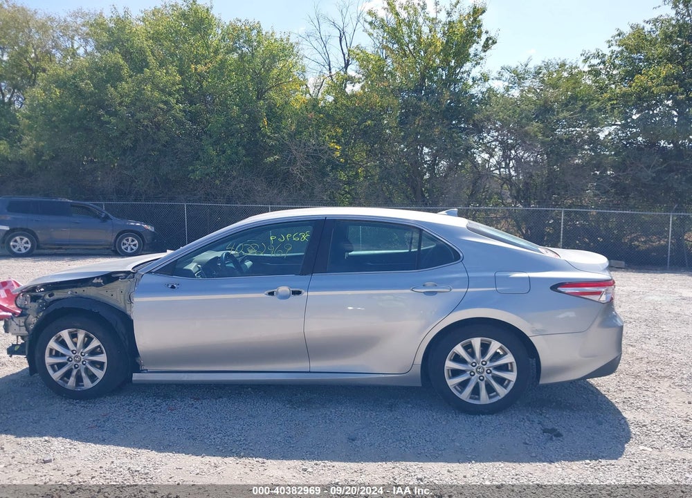 2019 TOYOTA CAMRY LE VIN: 4T1B11HK7KU762010