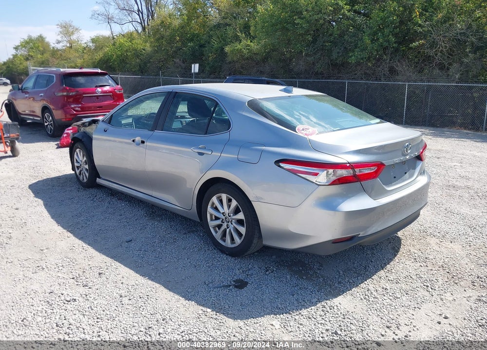 2019 TOYOTA CAMRY LE VIN: 4T1B11HK7KU762010