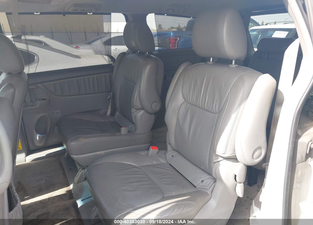 2010 TOYOTA SIENNA XLE VIN: 5TDYK4CC2AS315634
