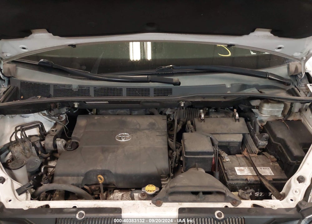 2011 TOYOTA SIENNA LE V6 VIN: 5TDKK3DC1BS130894